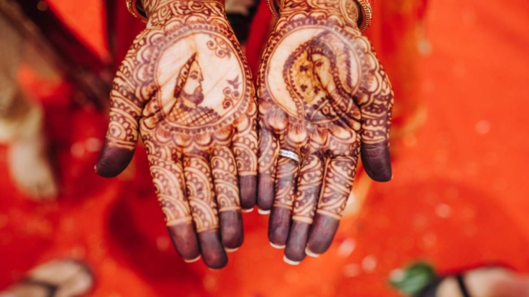 mehndi design for front hand simple